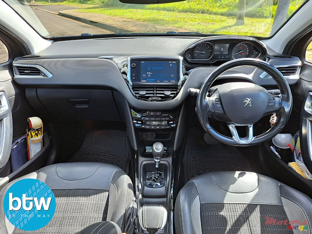 2019' Peugeot 2008 photo #6