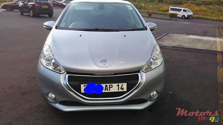 2014' Peugeot 208 photo #3