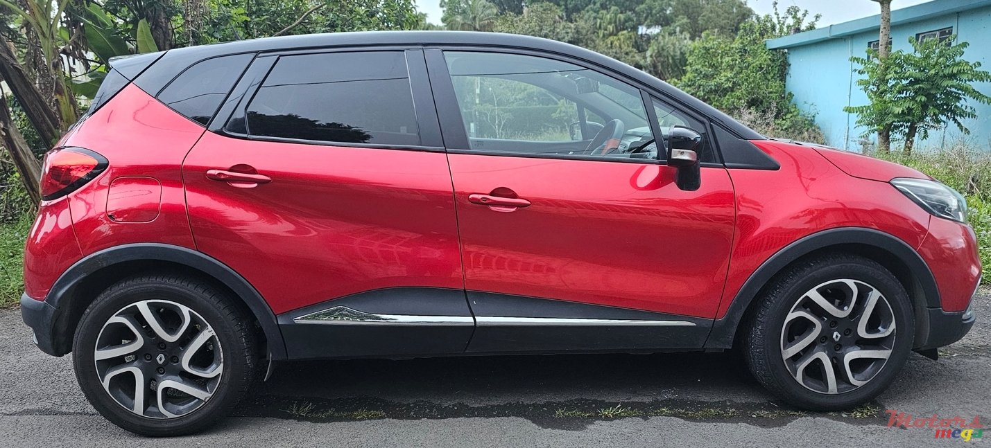 2015' Renault Captur photo #3