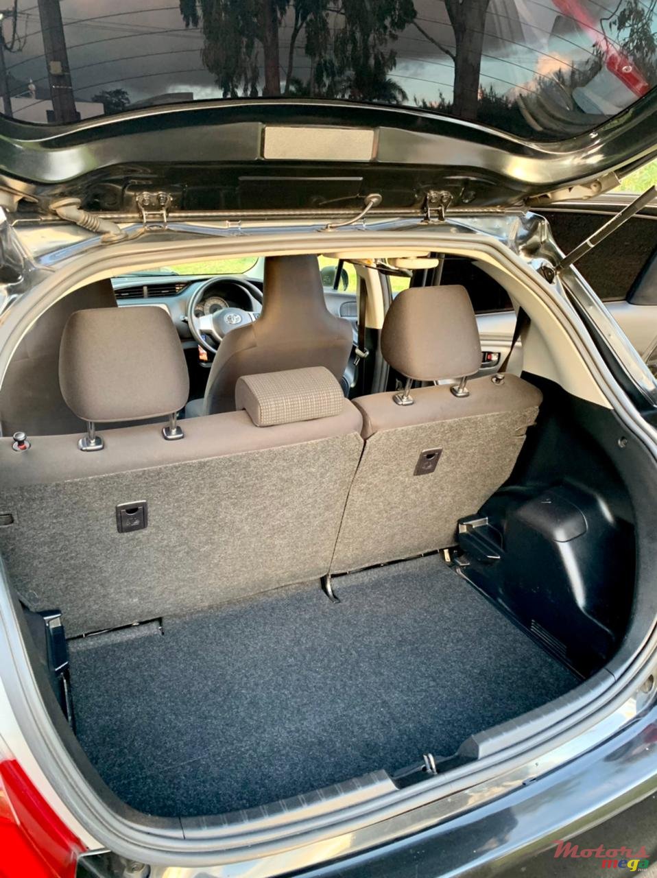 2015' Toyota Vitz photo #6