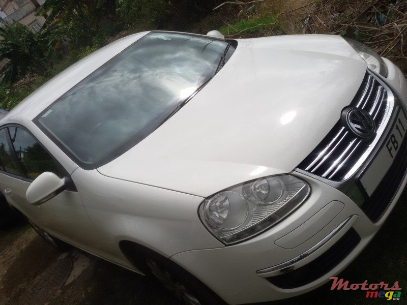 2011' Volkswagen Jetta photo #1