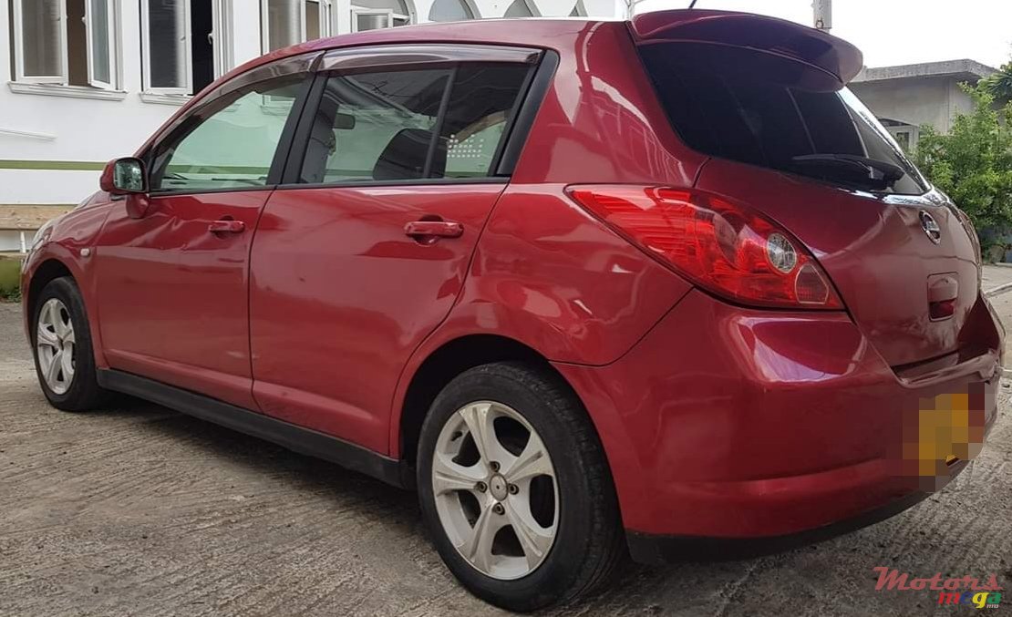 2005' Nissan Tiida photo #1