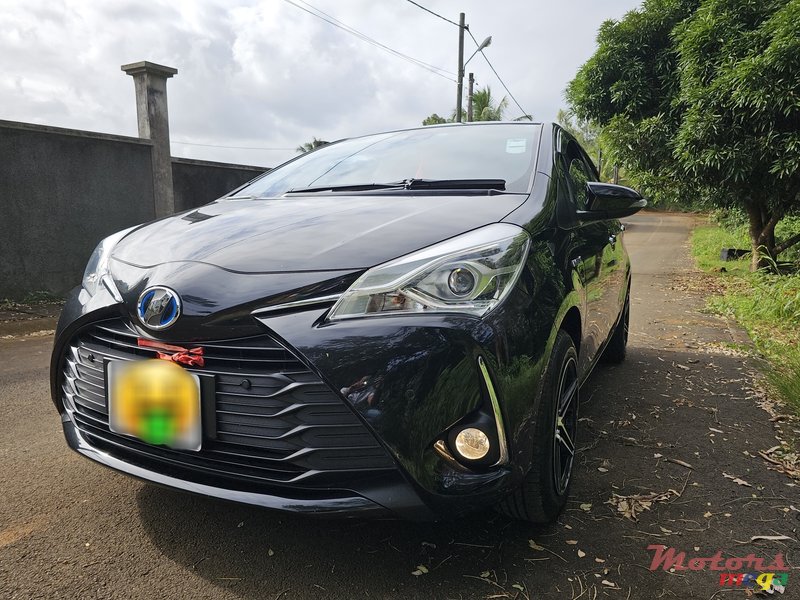 2019' Toyota Vitz Hybrid photo #1