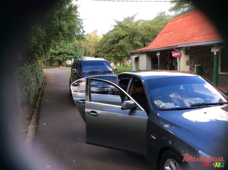 2004' BMW 520 photo #1