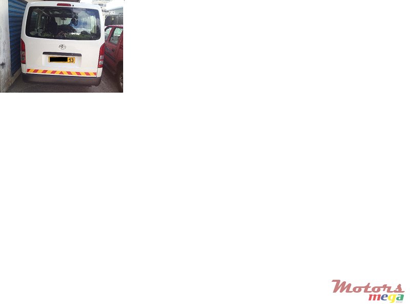 2013' Toyota HiAce photo #3