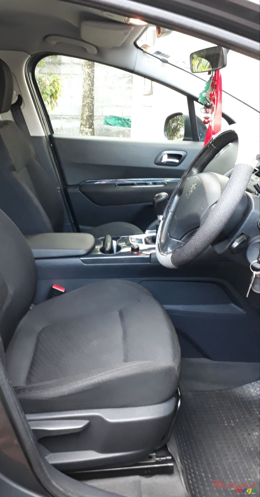 2010' Peugeot photo #3