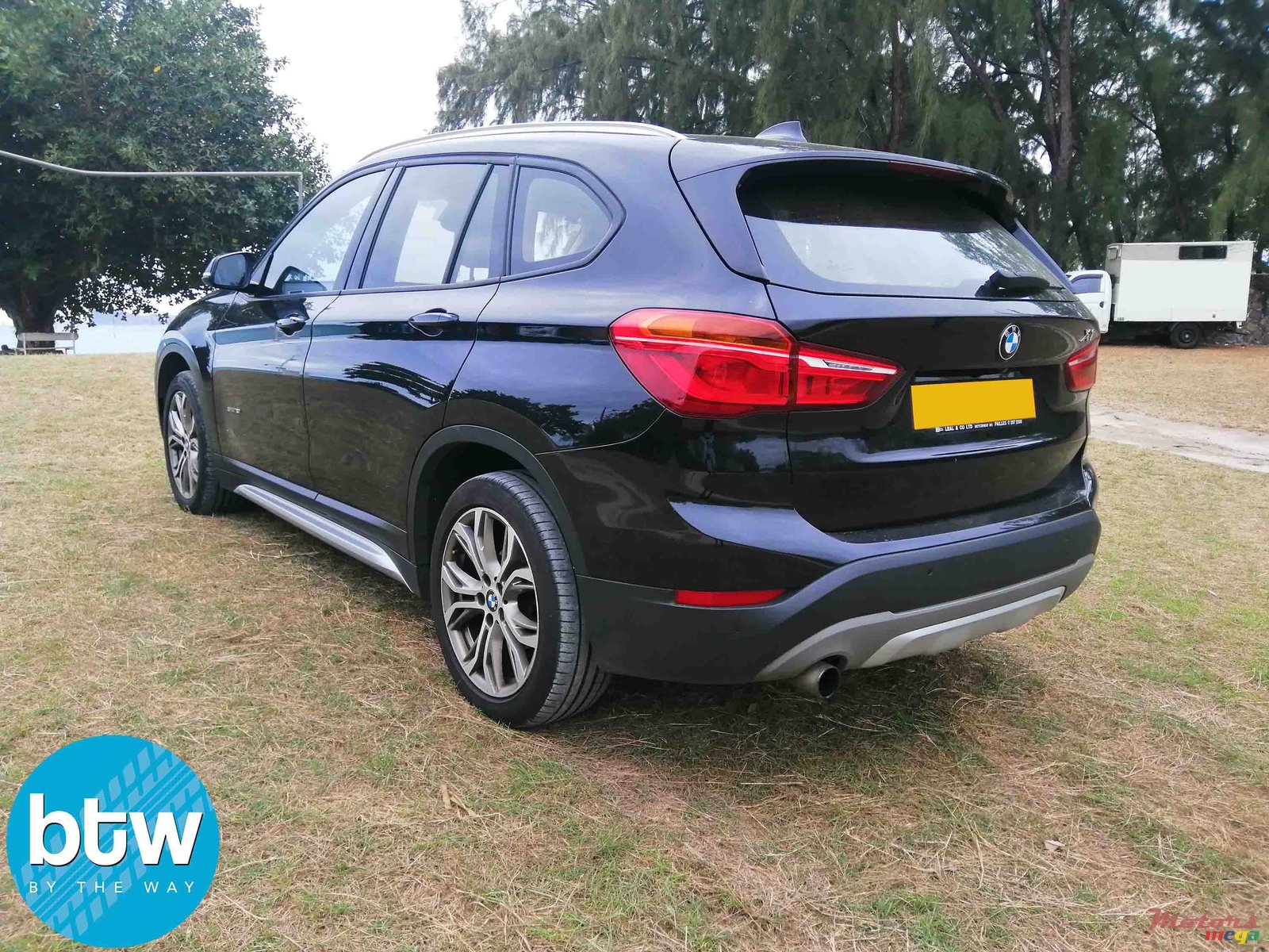 2016' BMW X1 sDRIVE photo #2