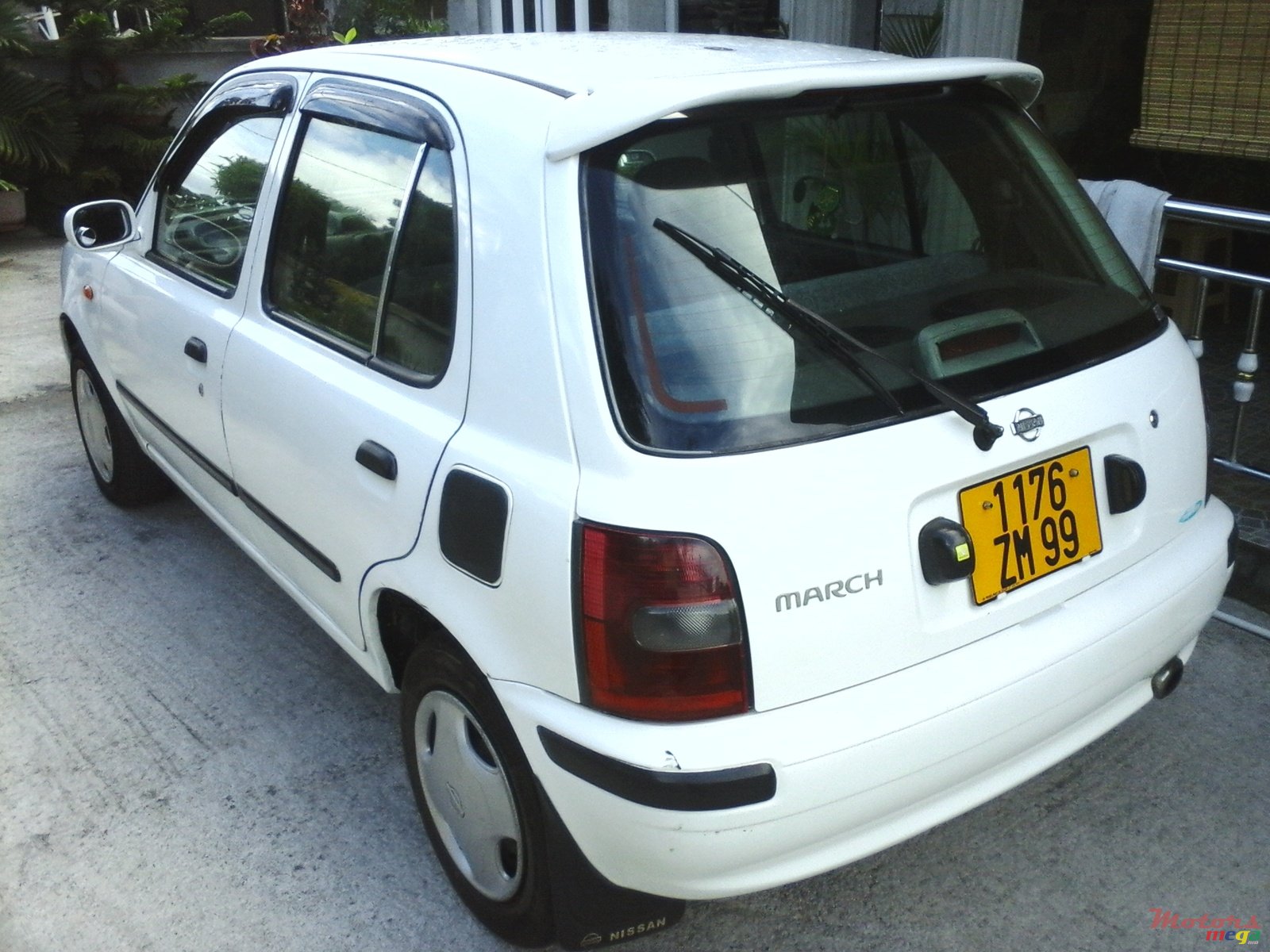 1999' Nissan photo #1