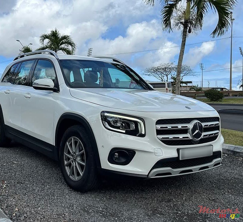 2020' Mercedes-Benz GLB 200 photo #1