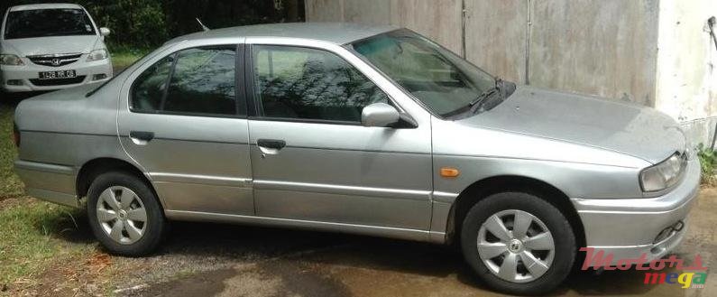 1996' Nissan Primera photo #2
