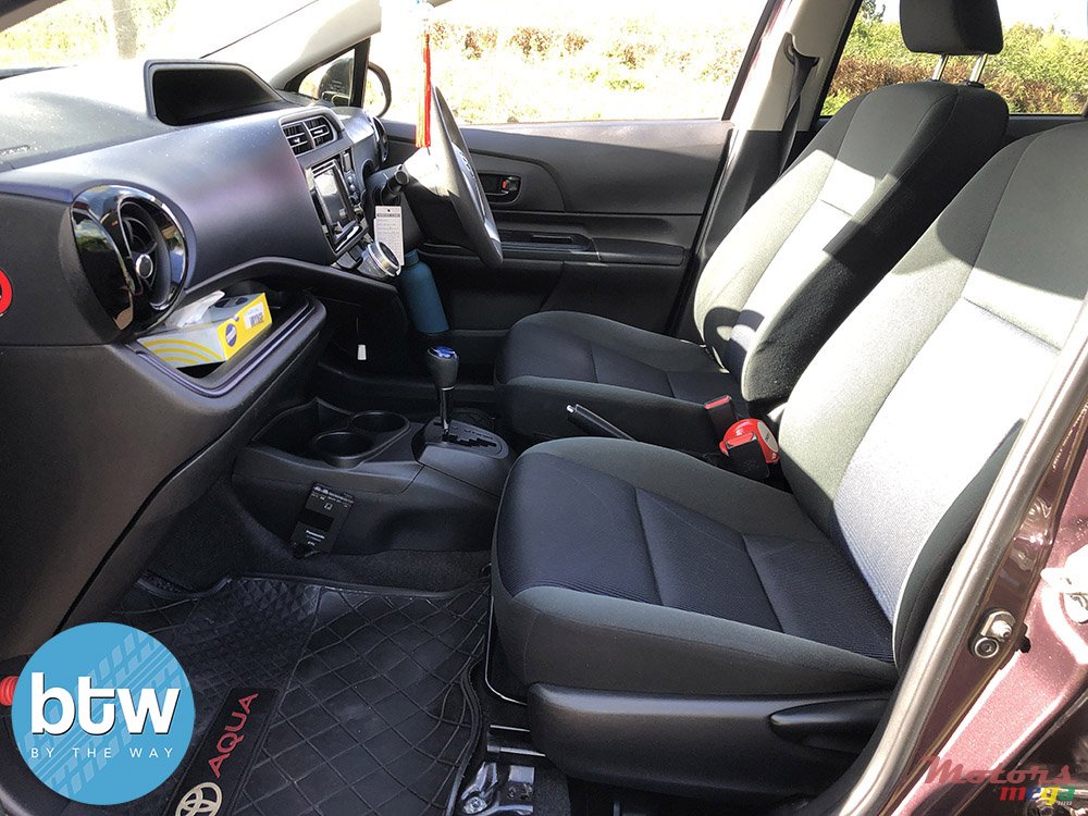 2016' Toyota Aqua photo #5