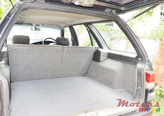 1994' Peugeot photo #2