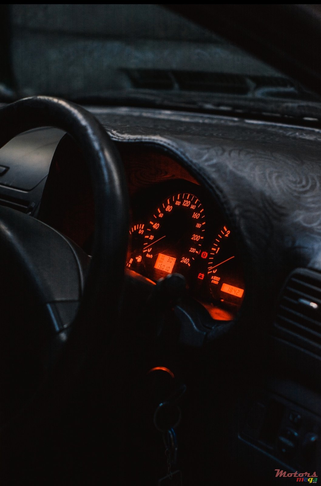 2005' Toyota Avensis photo #4