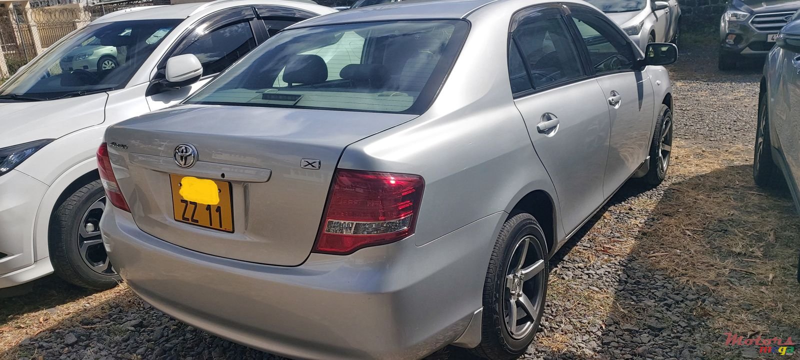 2011' Toyota Axio 2011 photo #2