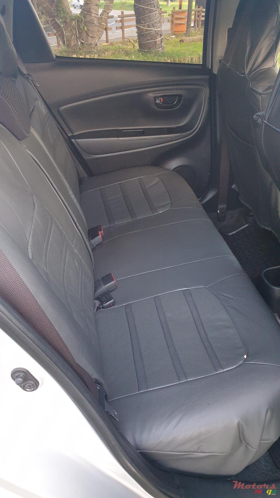 2016' Toyota Vitz photo #6