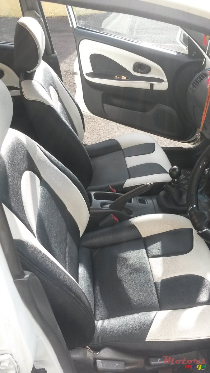 1997' Mitsubishi Lancer photo #2