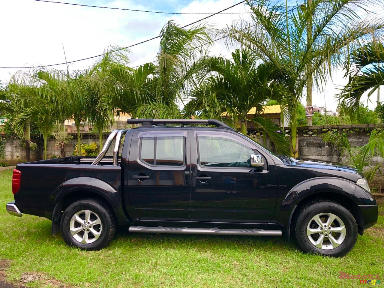 2008' Nissan Navara D40, Spain photo #1