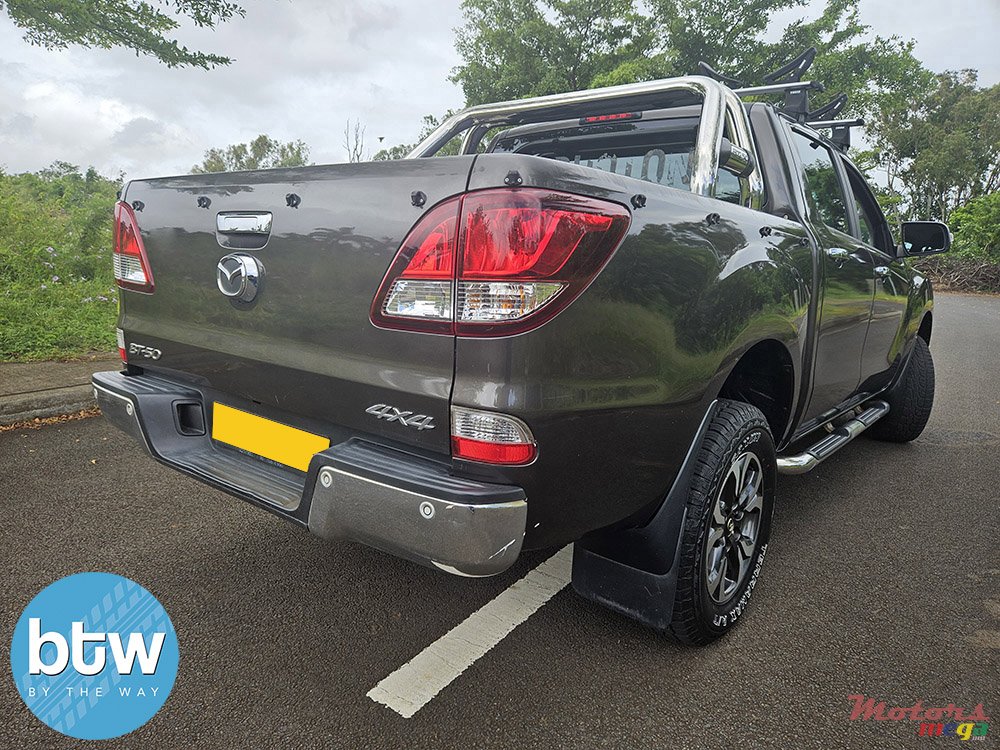 2016' Mazda BT-50 photo #4