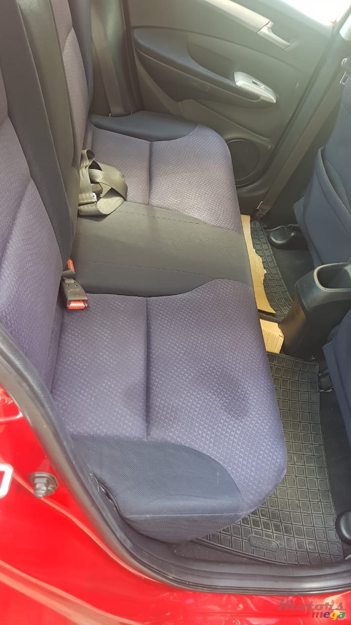 2010' Honda City photo #4