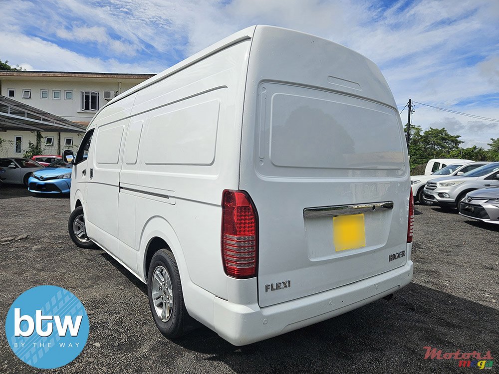 2019' Van Hool HIGER H5C photo #3