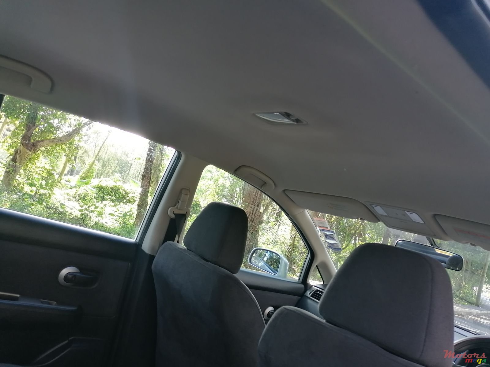 2005' Nissan Tiida photo #6