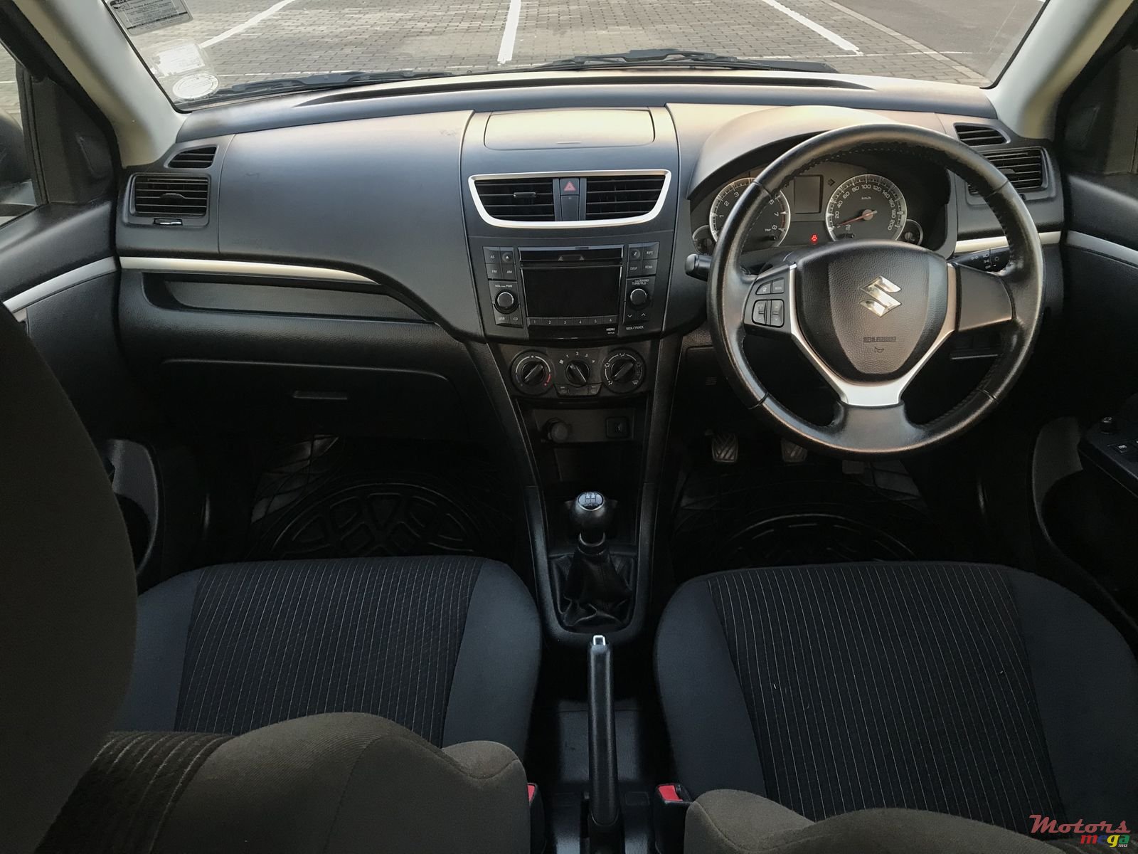 2015' Suzuki Swift photo #7