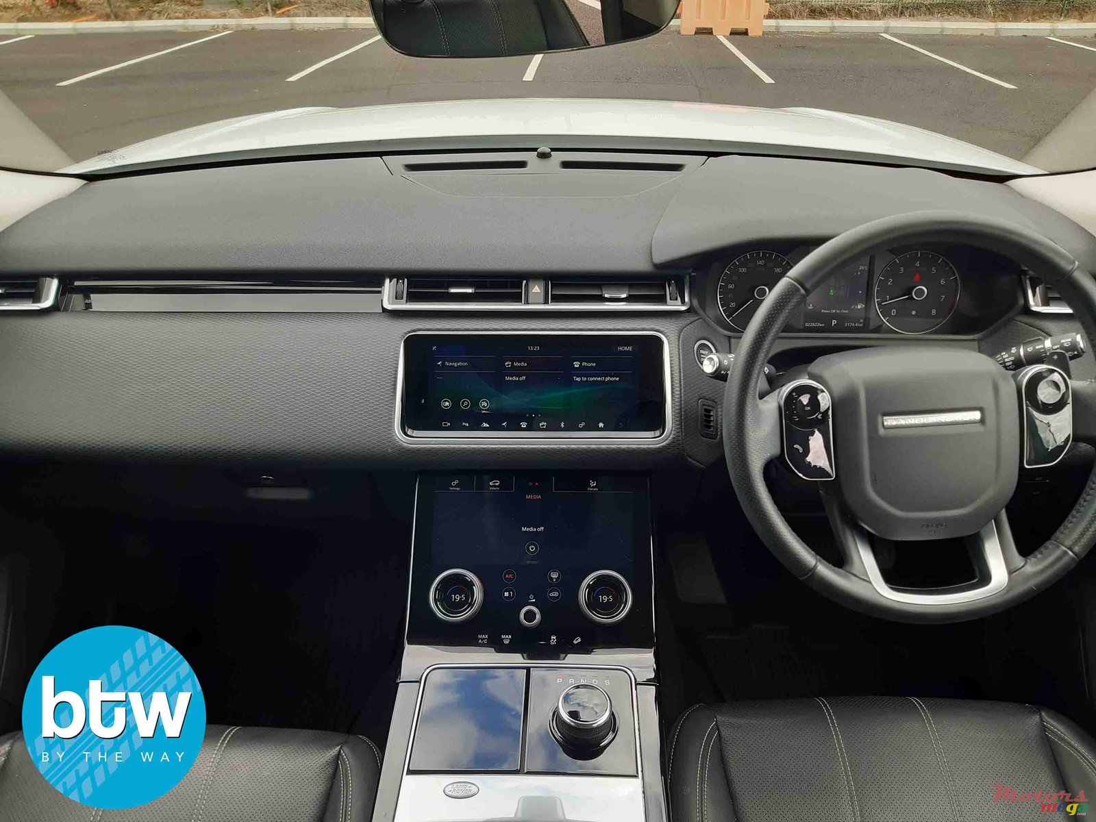 2018' Land Rover Range Rover photo #6