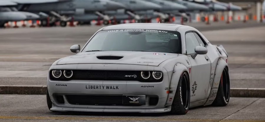 Dodge Challenger Liberty Walk