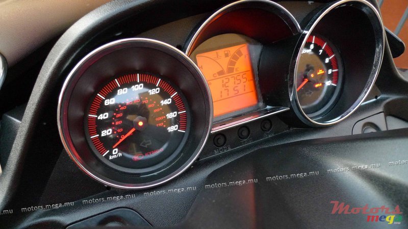 2011' Kymco 300i photo #6