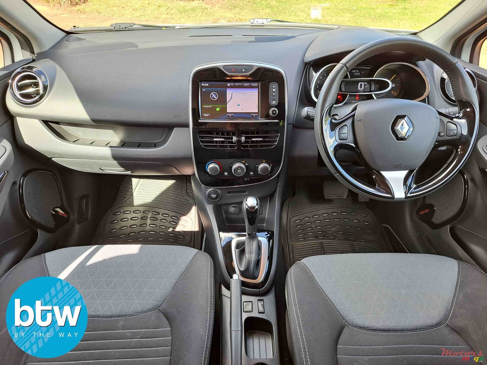 2016' Renault Clio photo #6