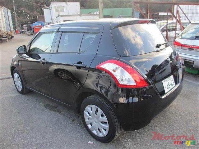 2013' Suzuki Swift photo #2