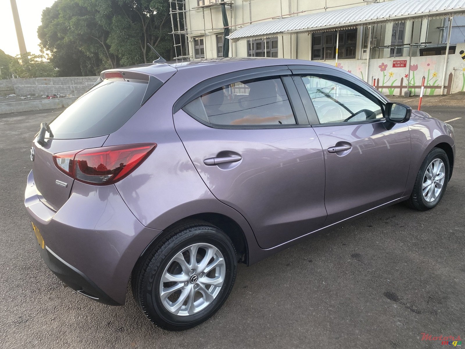 2015' Mazda 2 Sky-Active photo #4