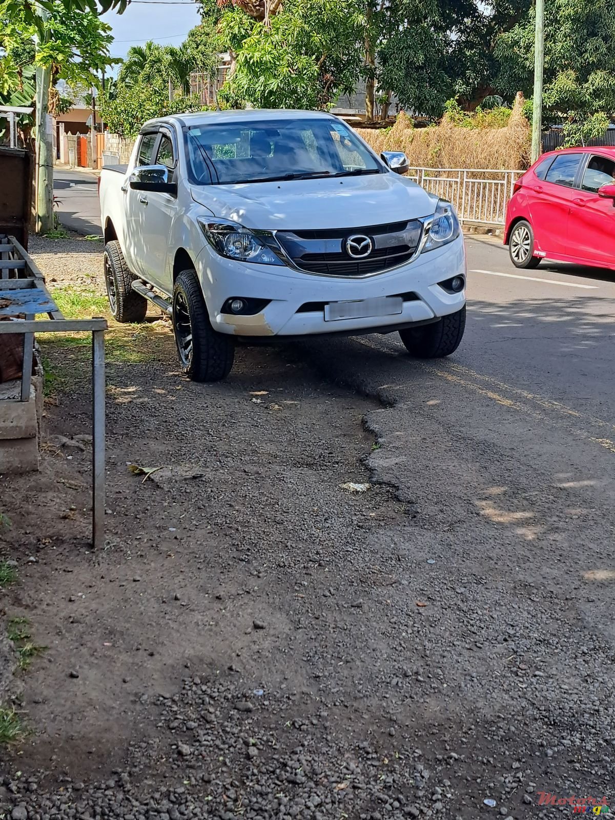2018' Mazda BT-50 photo #2
