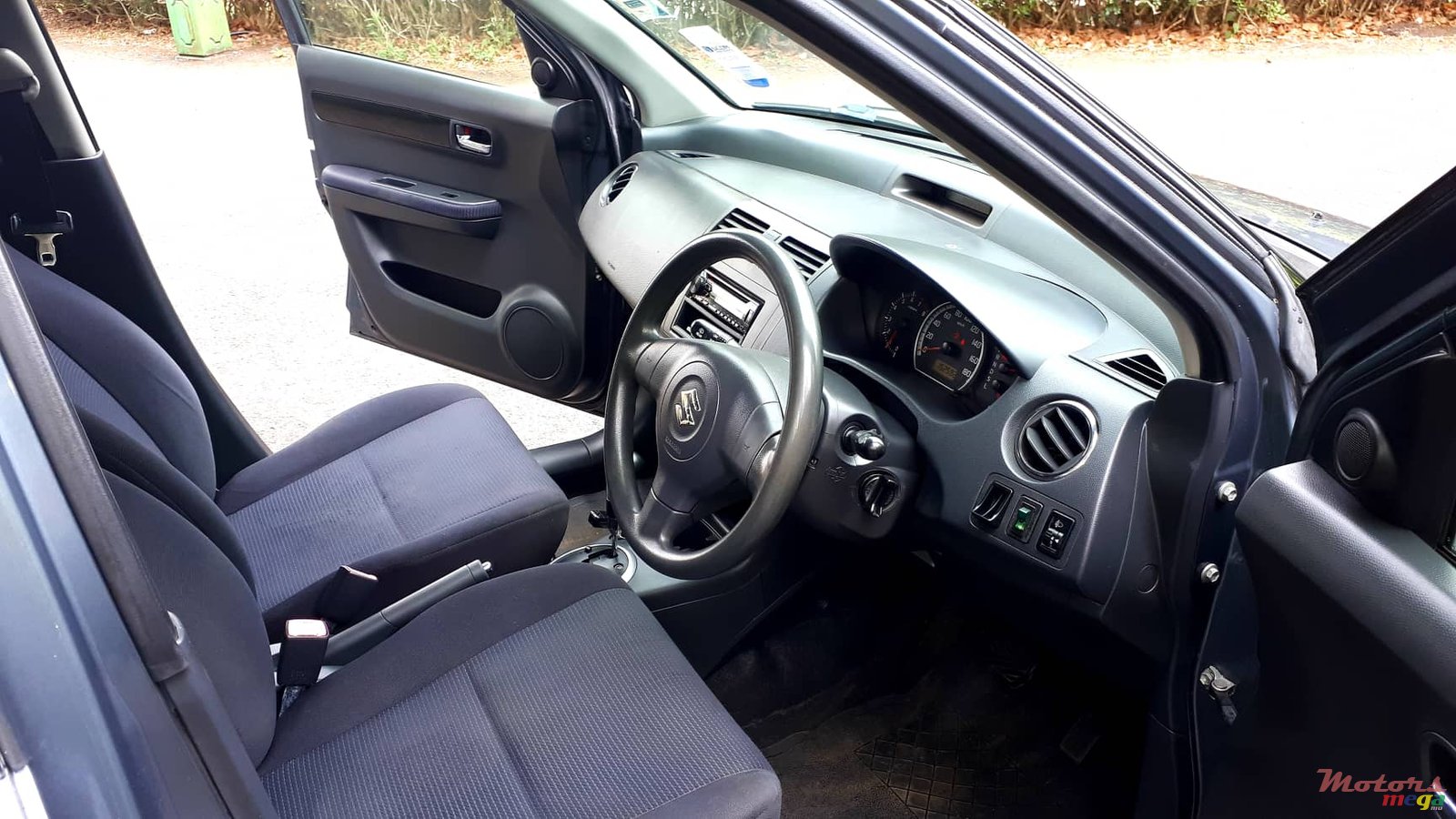 2007' Suzuki Swift Japan photo #5