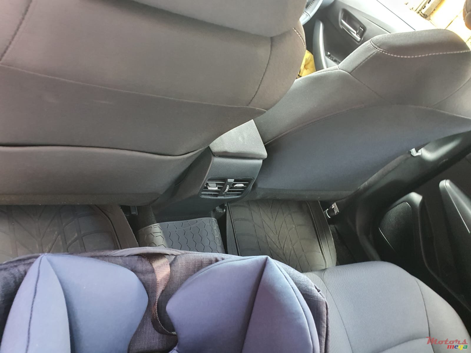 2020' Toyota Corolla photo #5