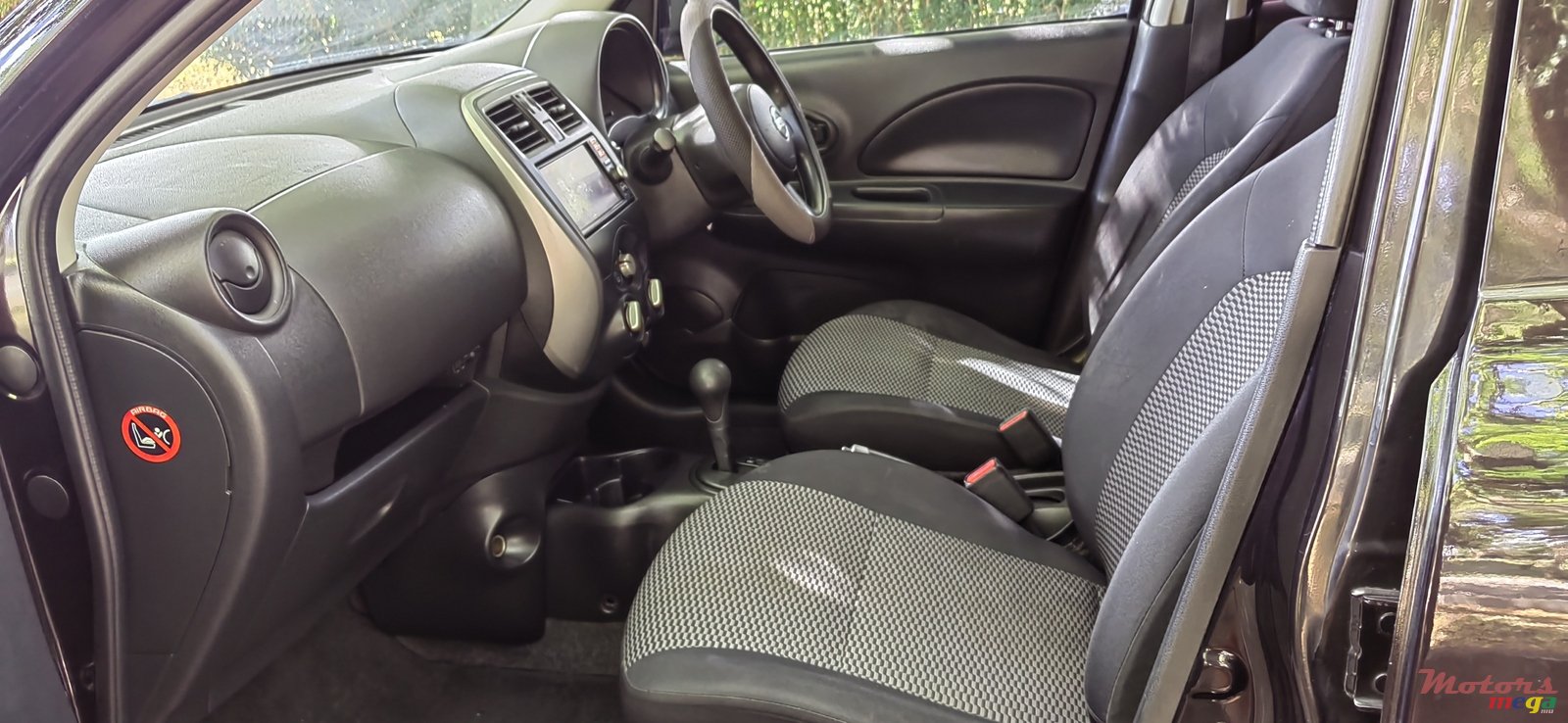 2015' Nissan March photo #5