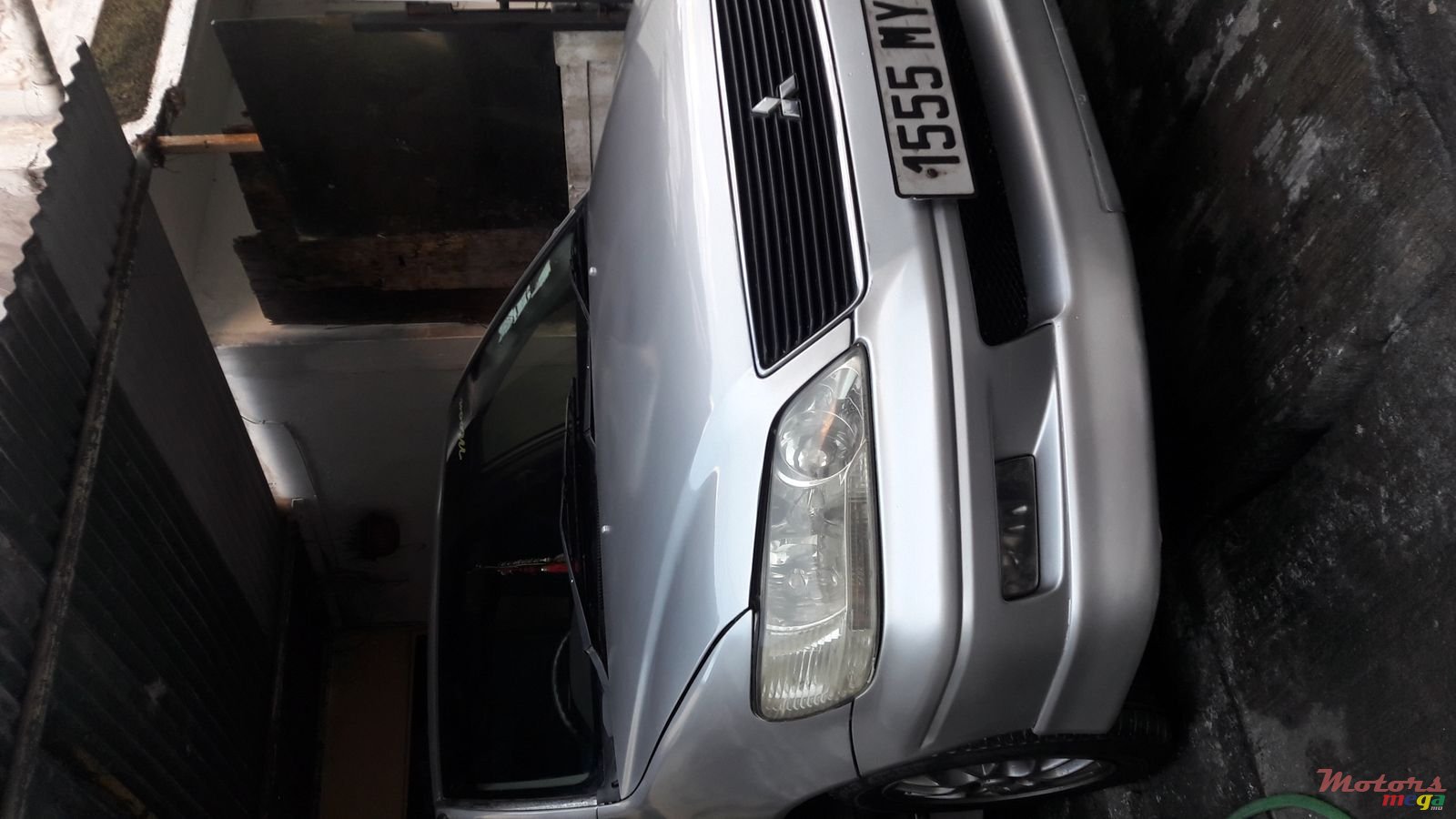 2002' Mitsubishi Lancer photo #3