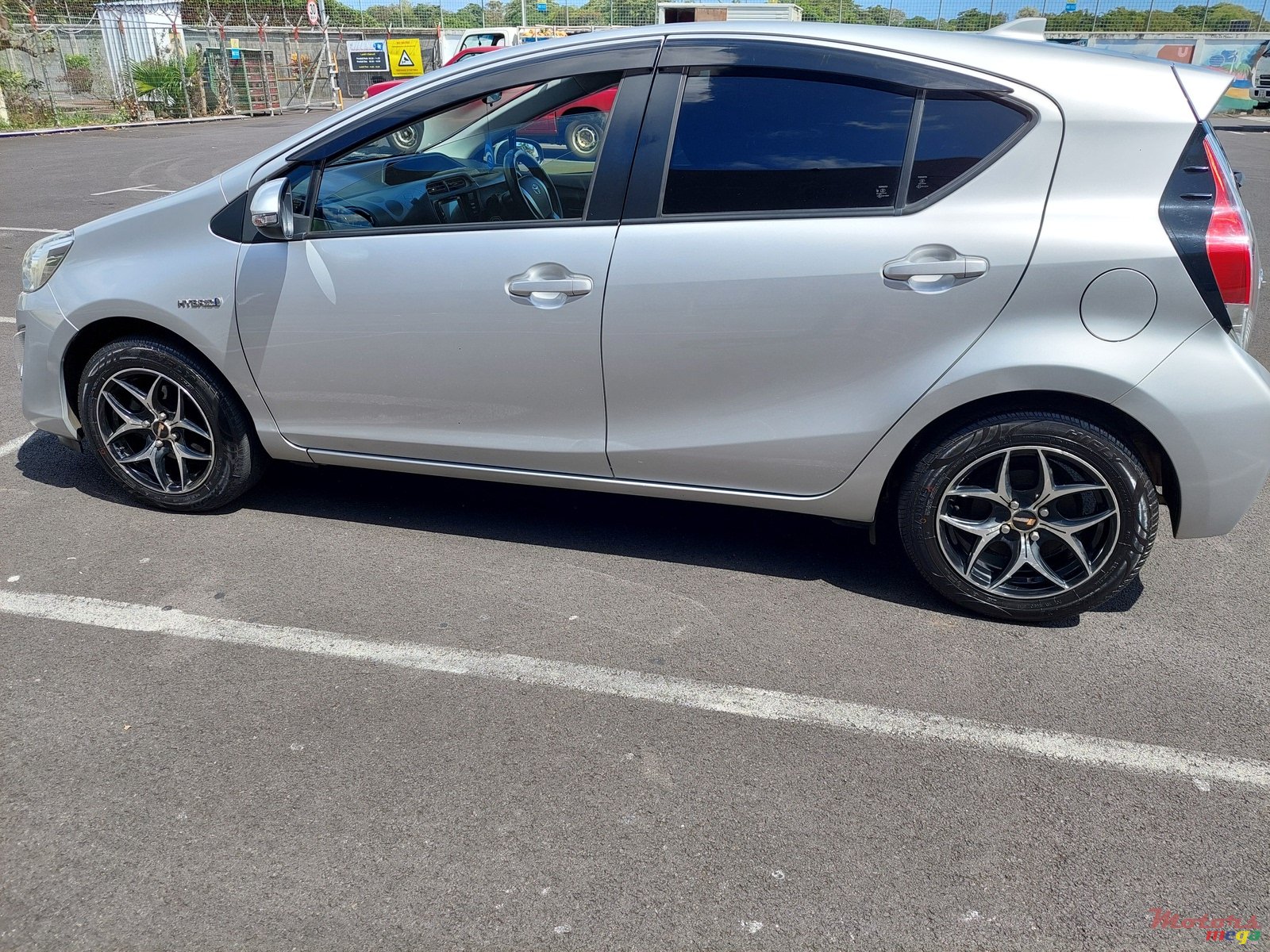 2016' Toyota Aqua photo #7