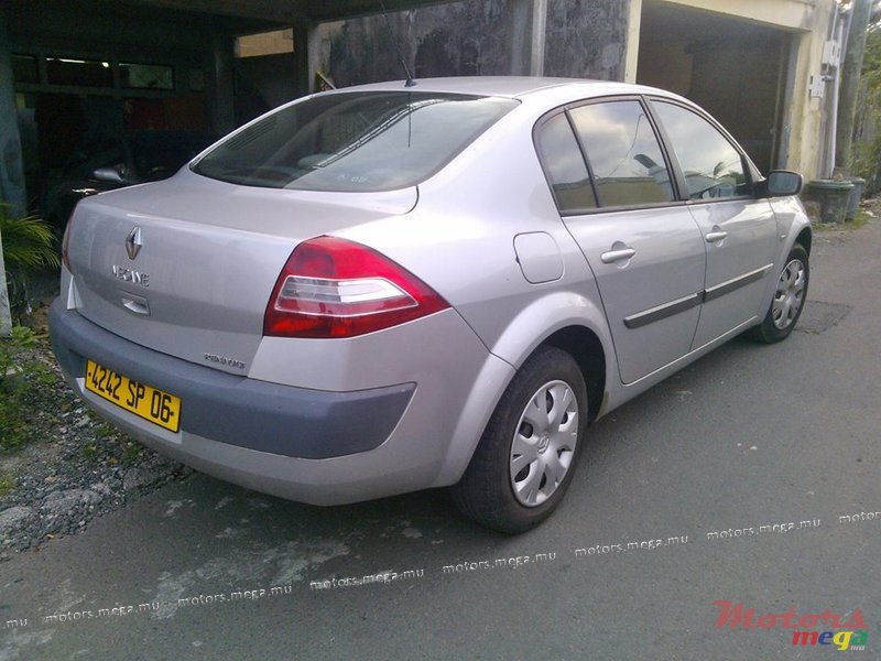 2006' Renault photo #2