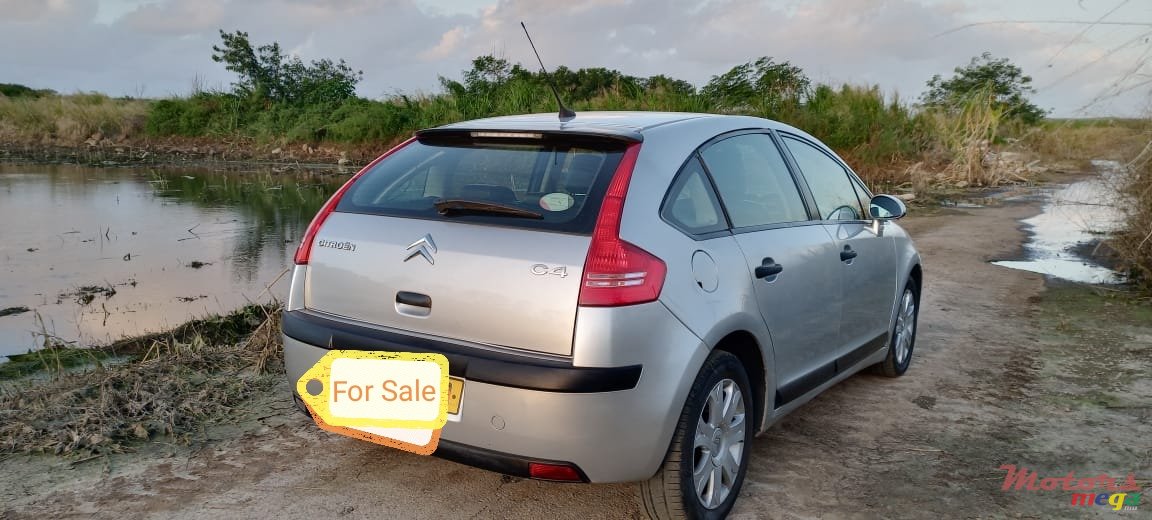 2009' Citroen C4 photo #1