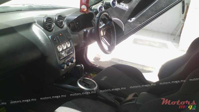 2004' Hyundai photo #5