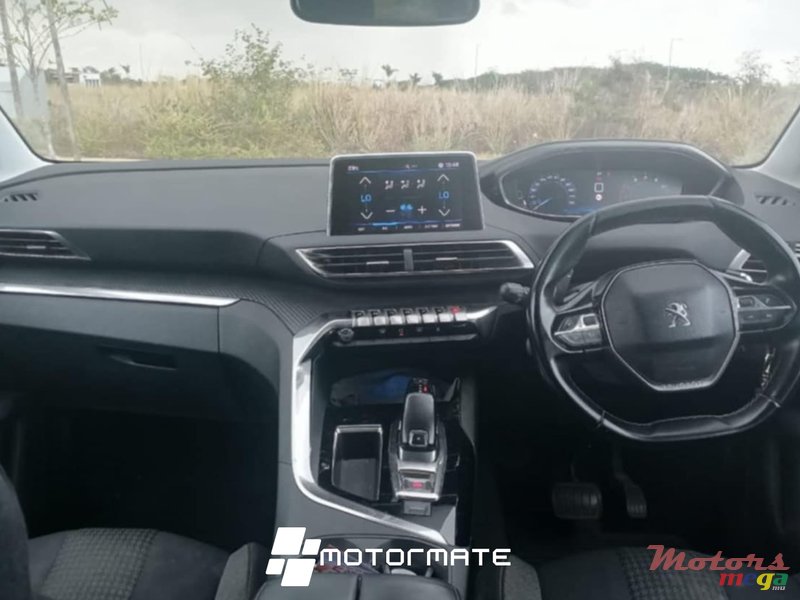 2019' Peugeot 3008 photo #6