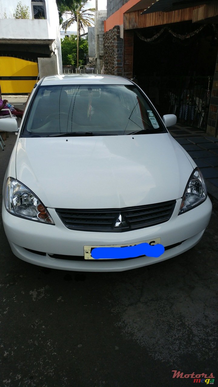 2006' Mitsubishi Lancer photo #2