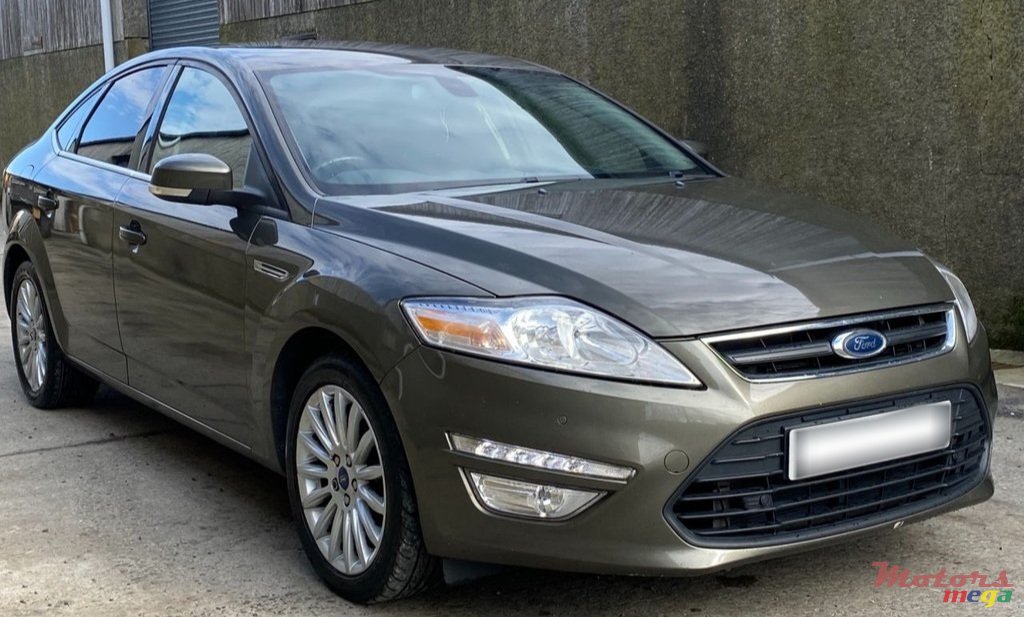 2013' Ford Mondeo photo #1
