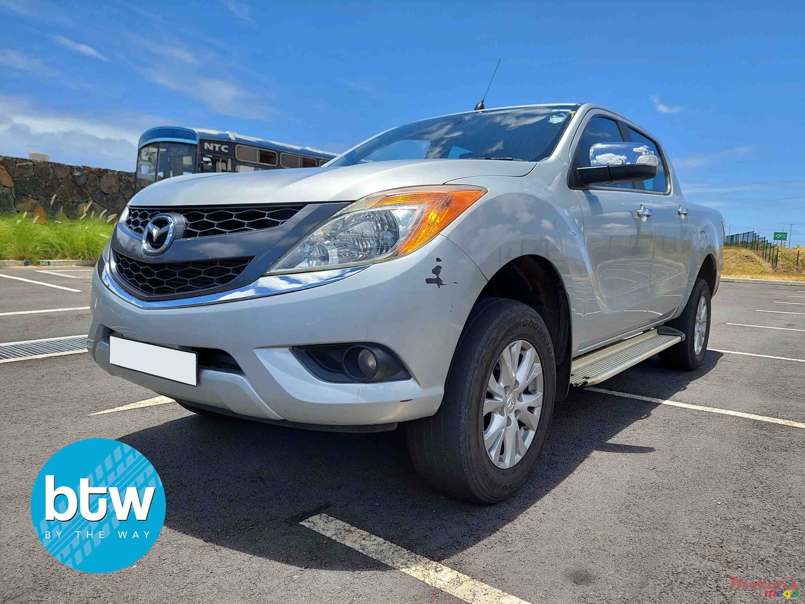 2015' Mazda BT50 photo #2