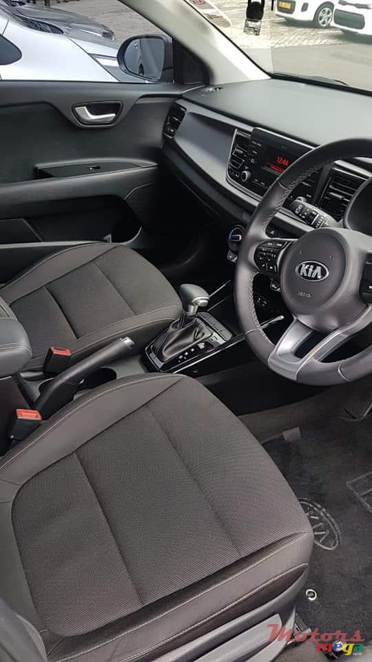 2017' Kia Rio photo #3