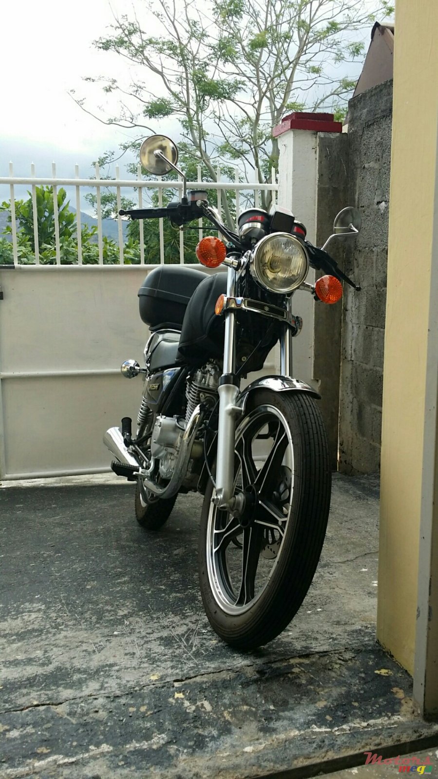 2015' Suzuki GN125 photo #1