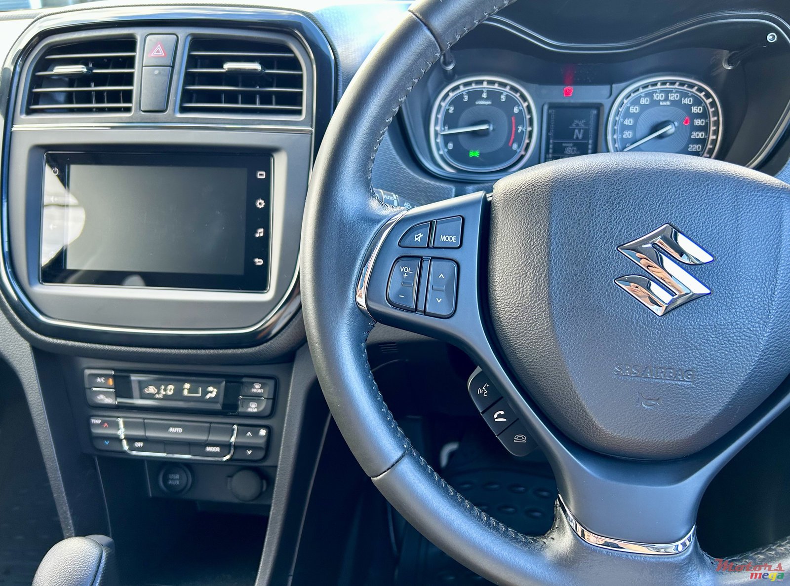 2022' Suzuki Vitara Brezza GLX photo #4