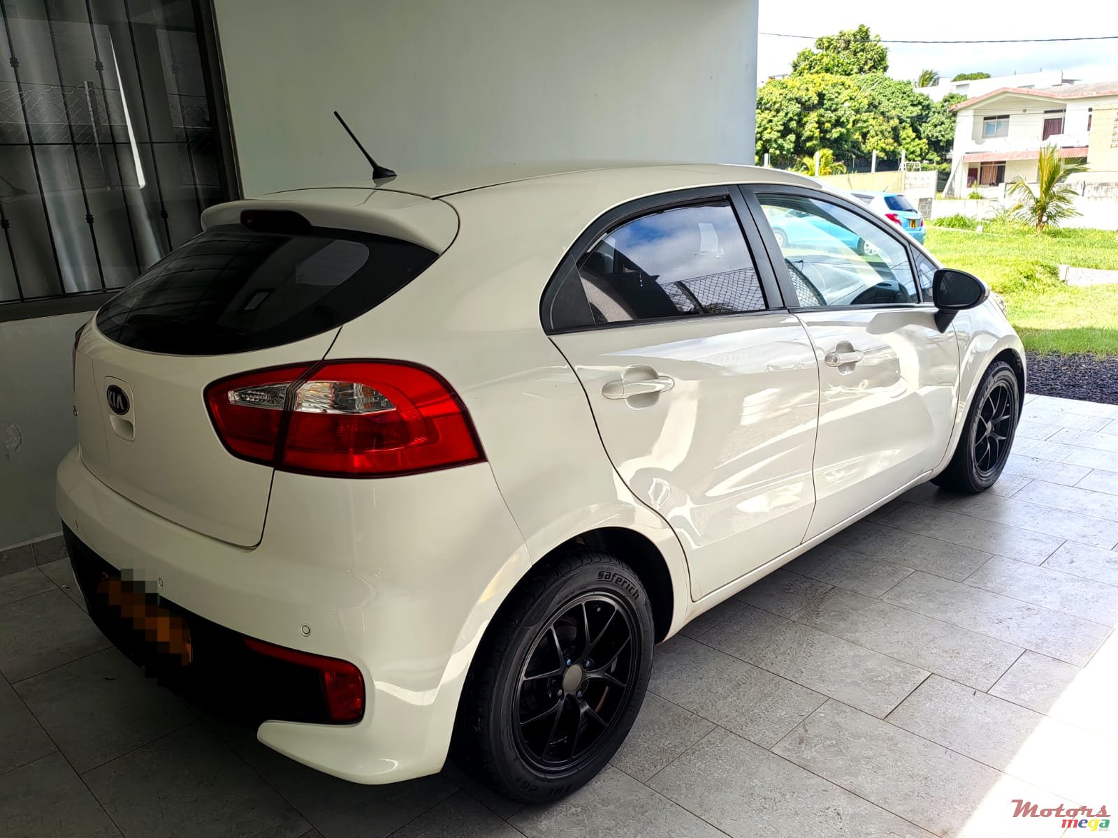 2015' Kia Rio photo #5