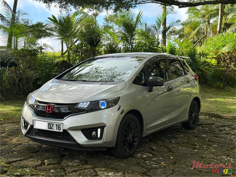 2016' Honda Fit photo #3